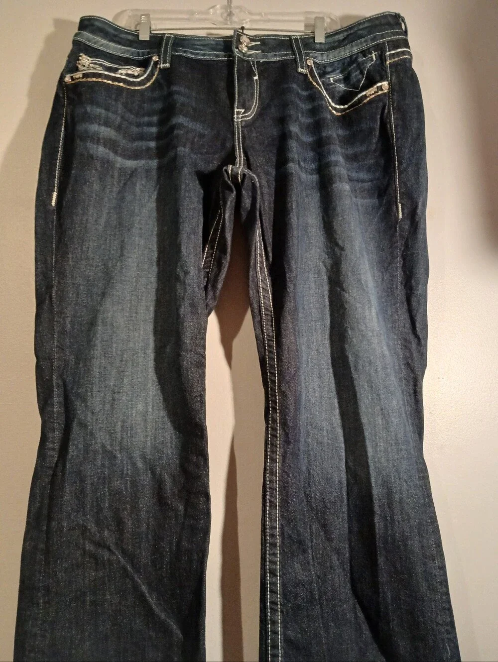 Vigoss Womans Dark Wash Blue Jeans. 